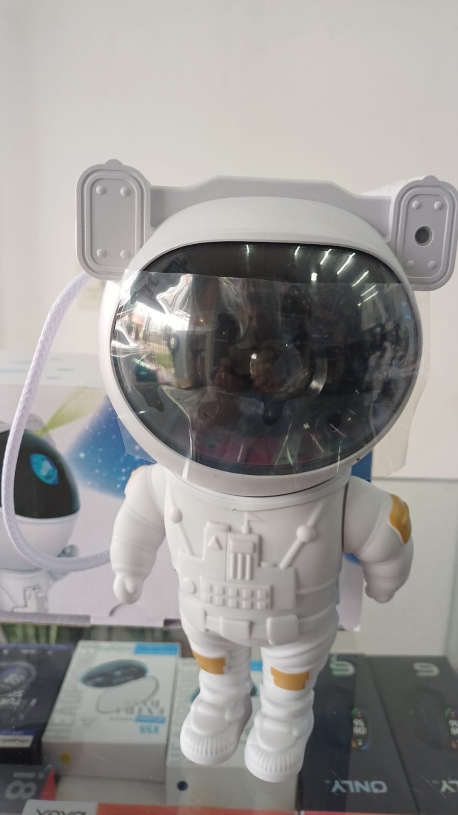 MODS-850 ASTRONAUTA PROYECTOR GALAXIA ESTRELLAS BLUETOOTH Y LUZ